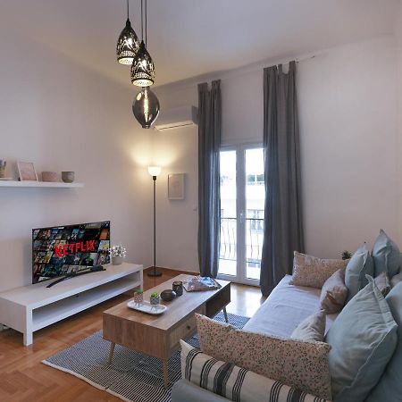 Beautiful Athenian Apartment Next To The Center Exterior photo