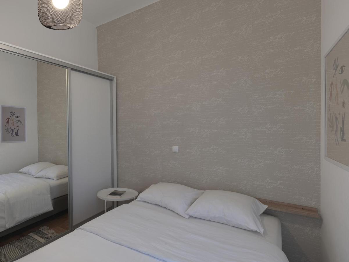 Beautiful Athenian Apartment Next To The Center Exterior photo